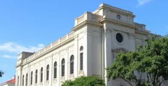 Instituição Pública de Longa Permanência para Idosos